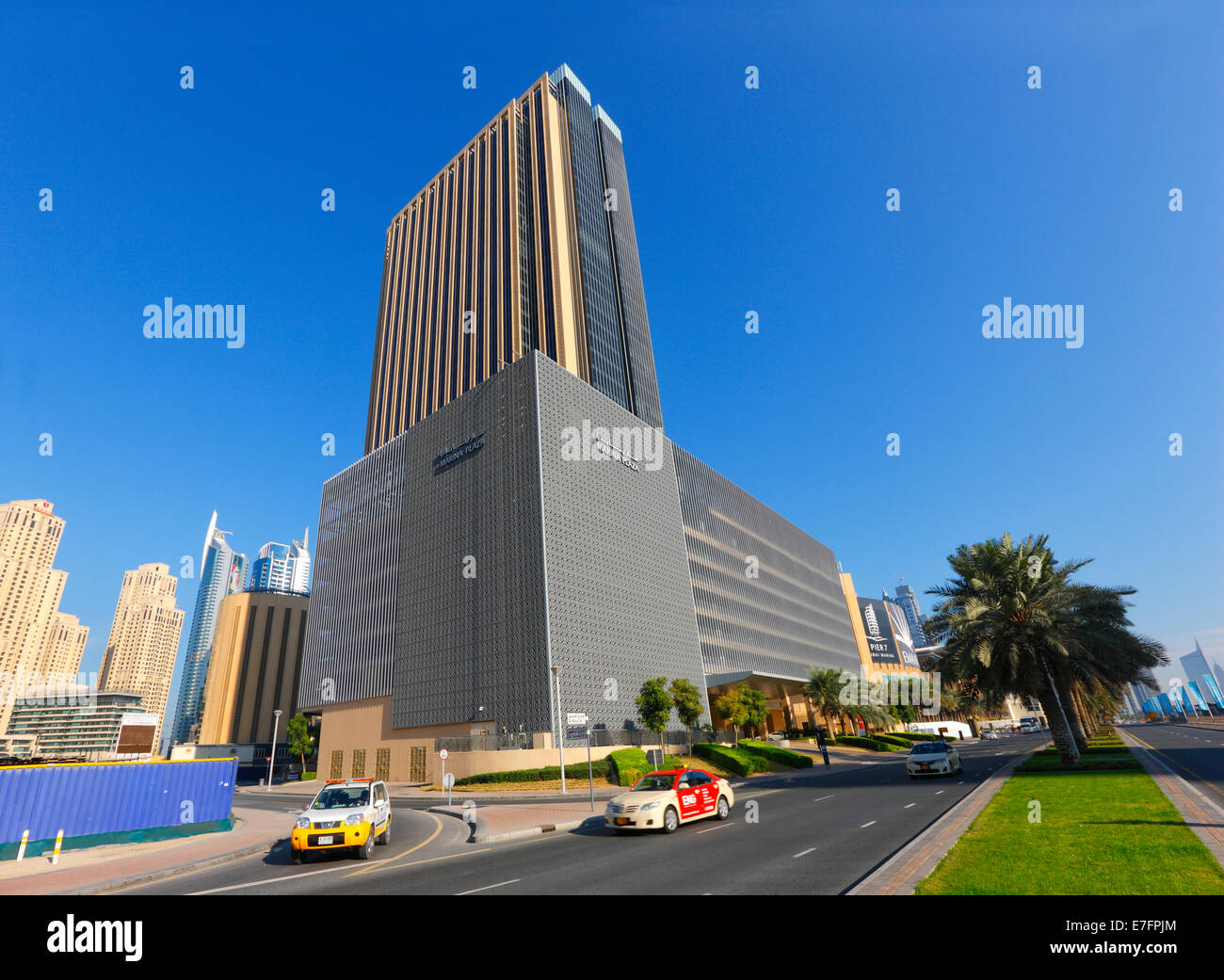 Dubai Marina plaza Shopping mall Stock Photo Alamy