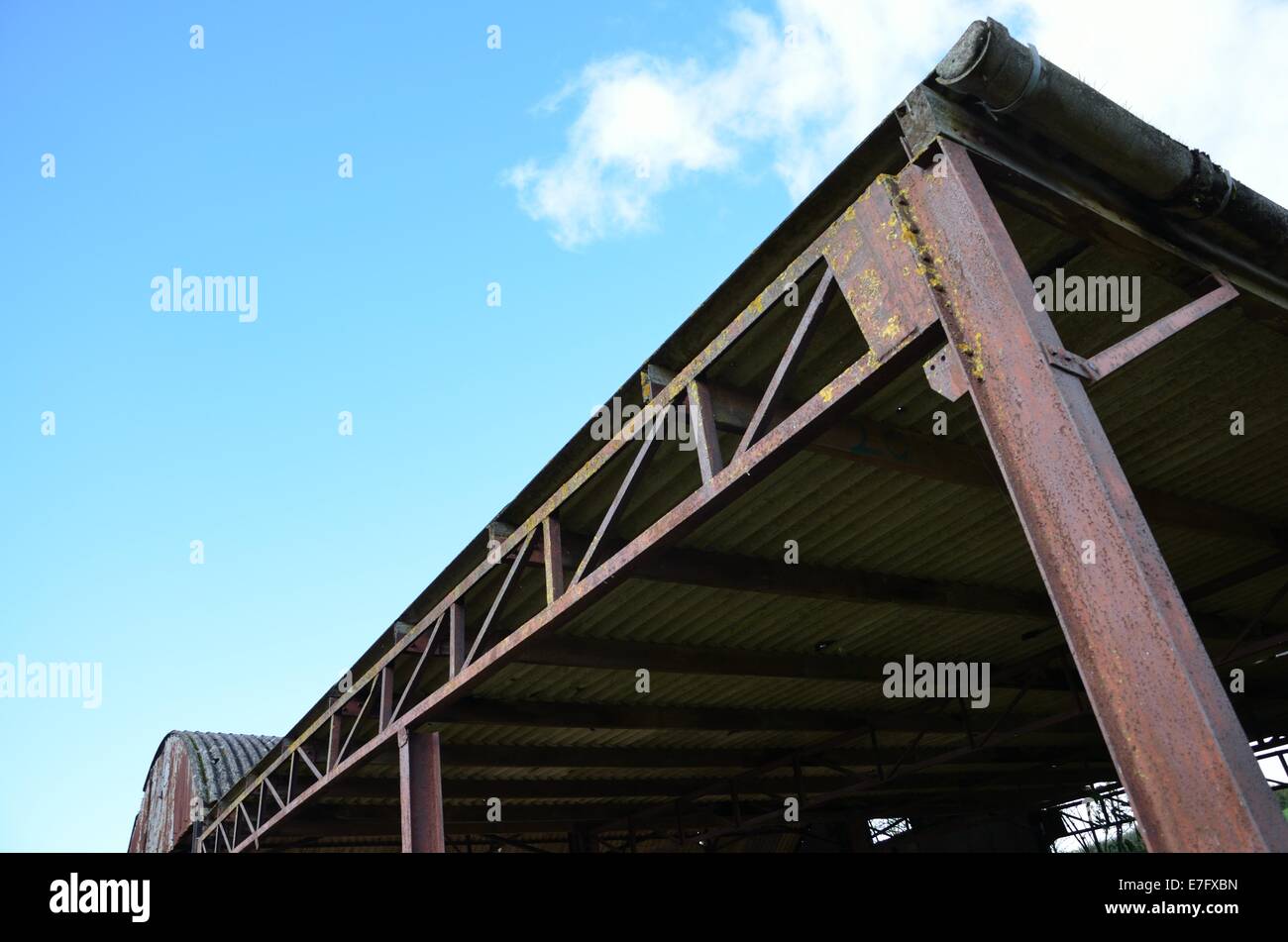 Disused corrugated iron farm building Stock Photo Alamy
