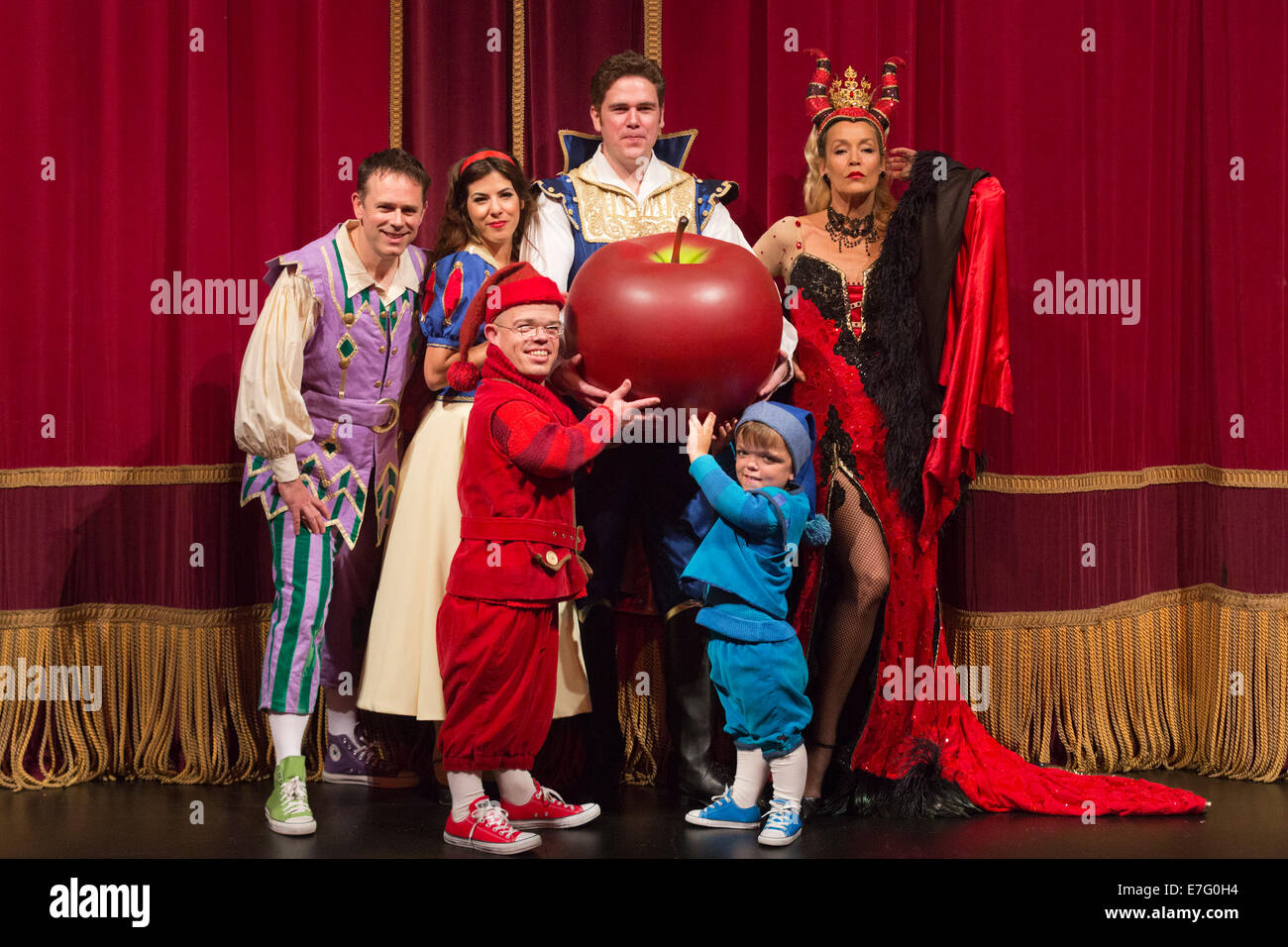 Photocall for Snow White and the Seven Dwarfs Panto with Jerry Hall at ...