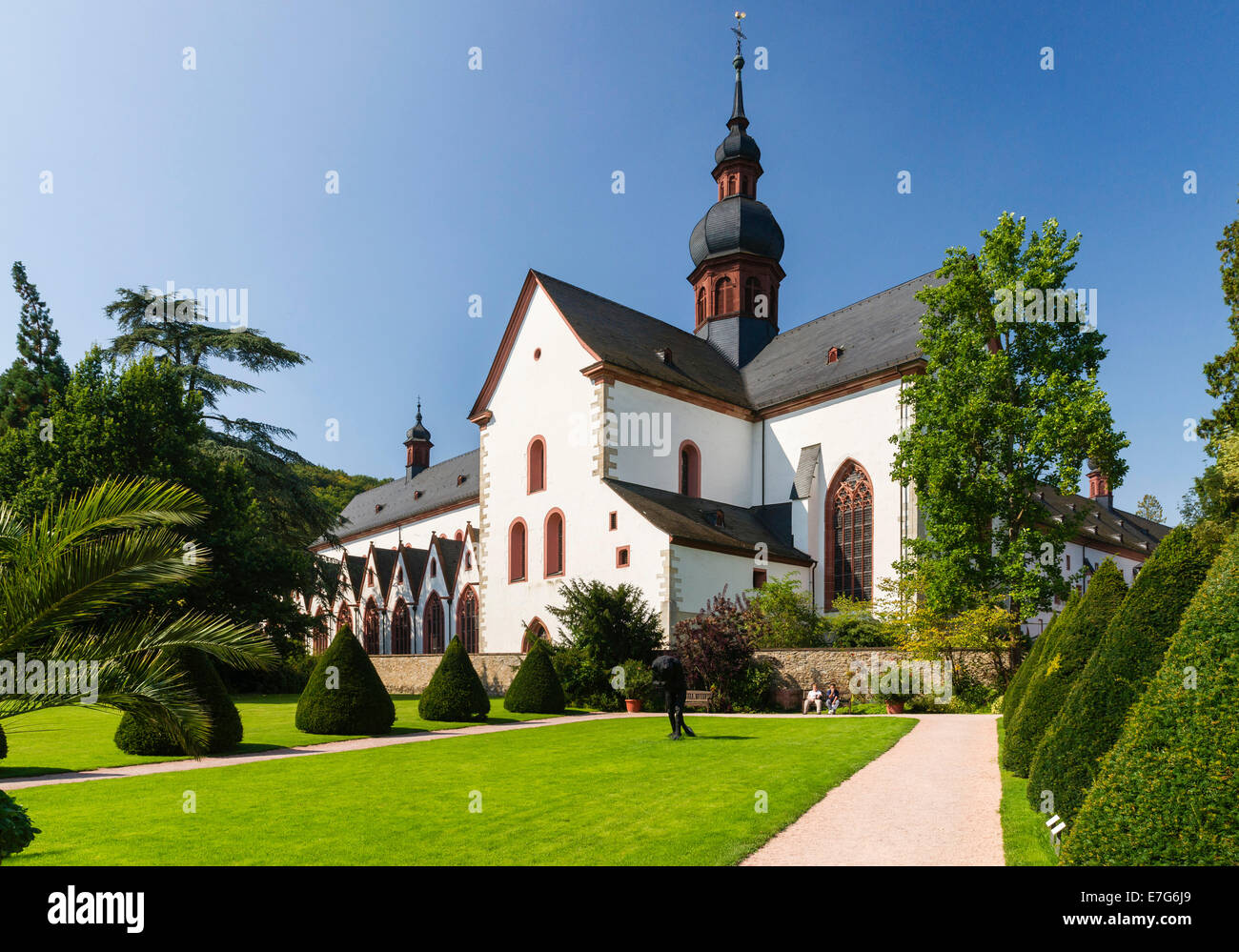 Abbey garden, abbey church, Cistercian Eberbach Abbey, Eltville am Rhein, Rheingau, Hesse, Germany Stock Photo