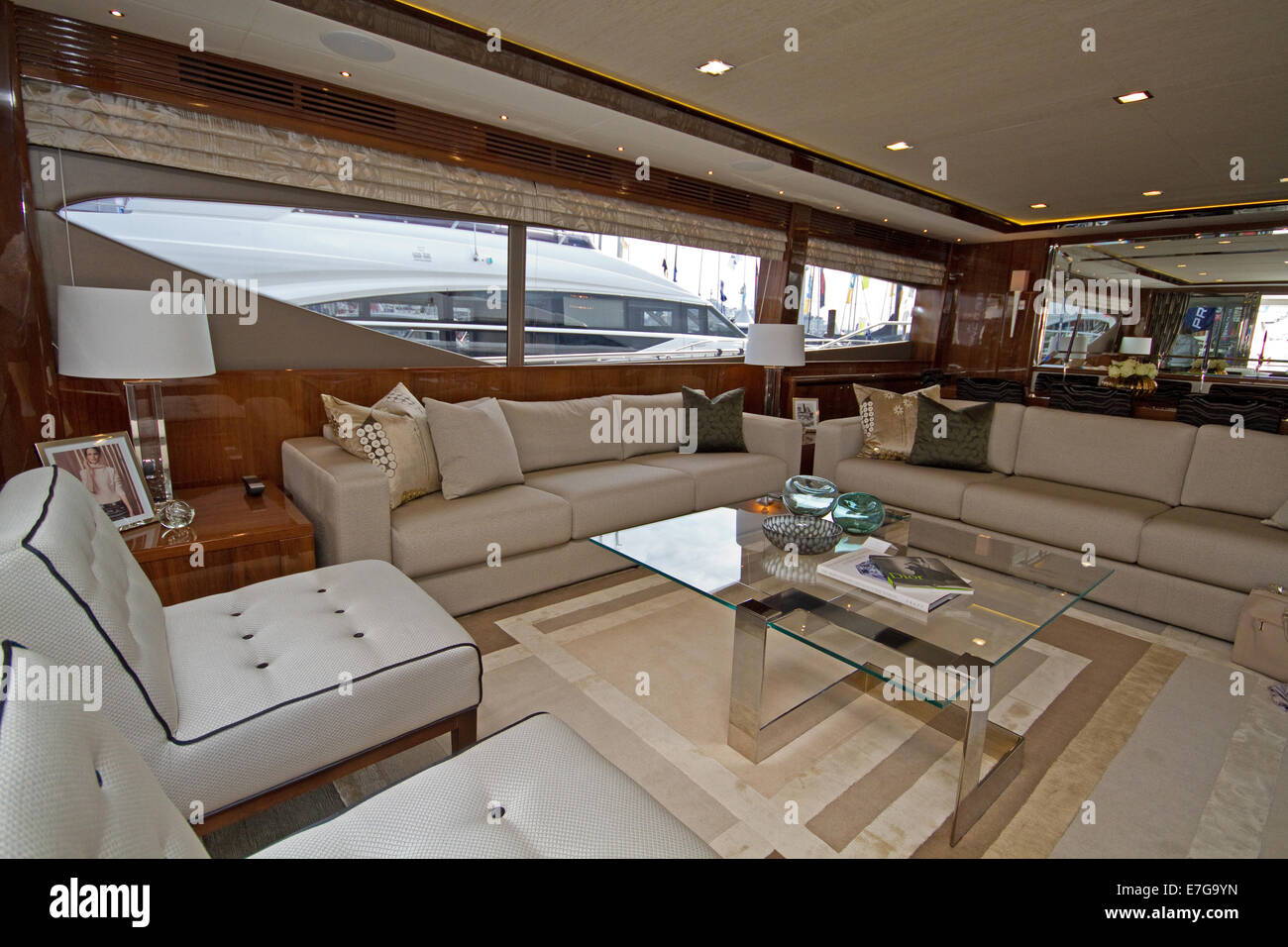 Princess Show Their Luxury Lounge Area Onboard The 98 Stock Photo Alamy Princess Show Their Luxury Lounge Area Onboard The 98 Stock Photo Alamy