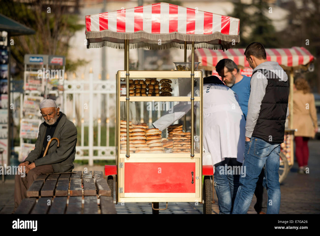 Street trader in Istanbul, Turkey Stock Photo