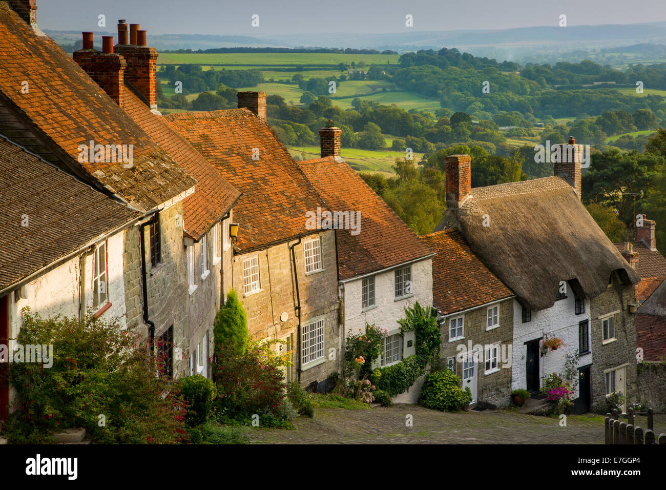 Evening at Gold Hill in Shaftesbury, Dorset, England Stock Photo