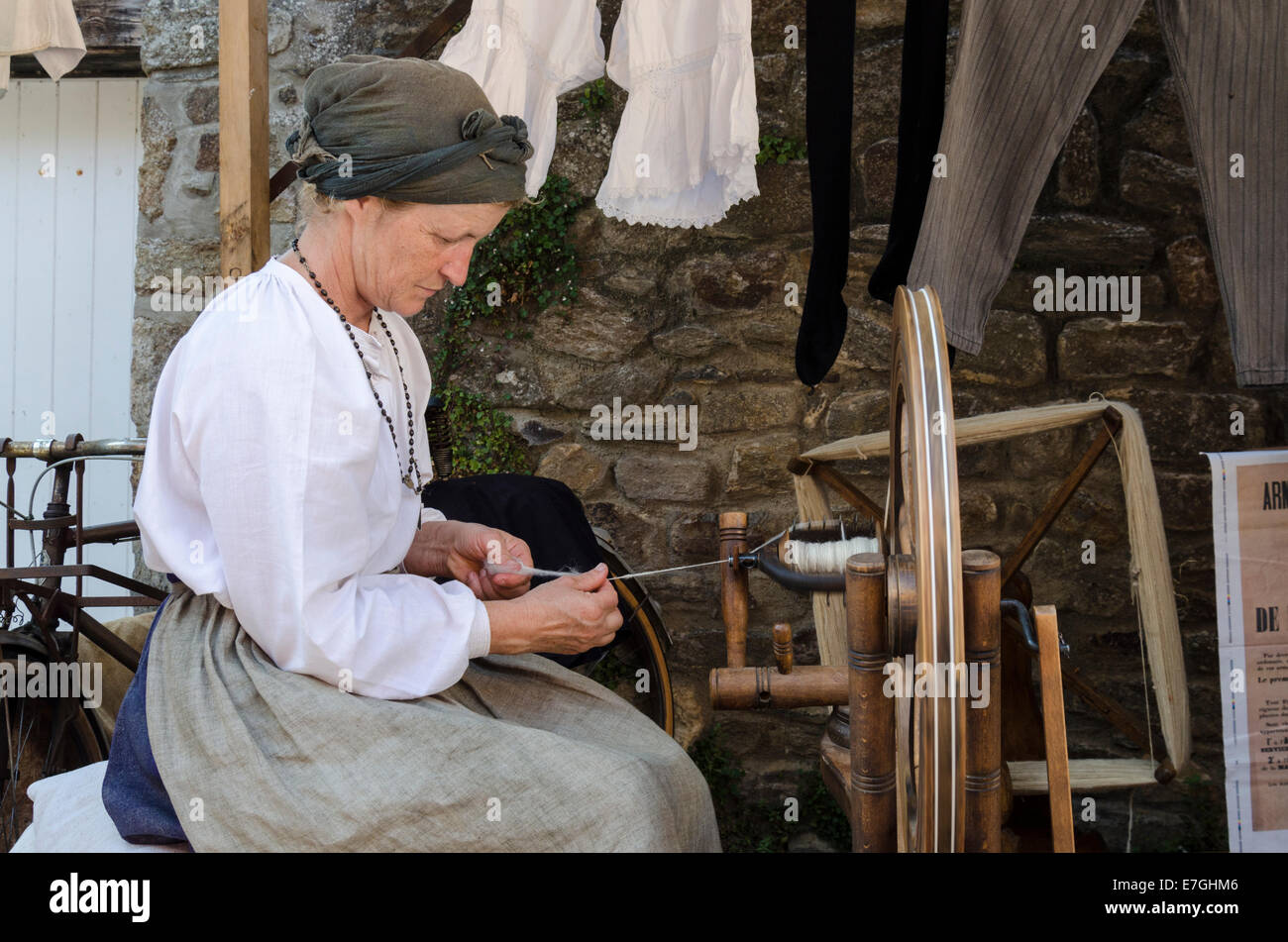 Demonstration of spinning wool Stock Photo Alamy