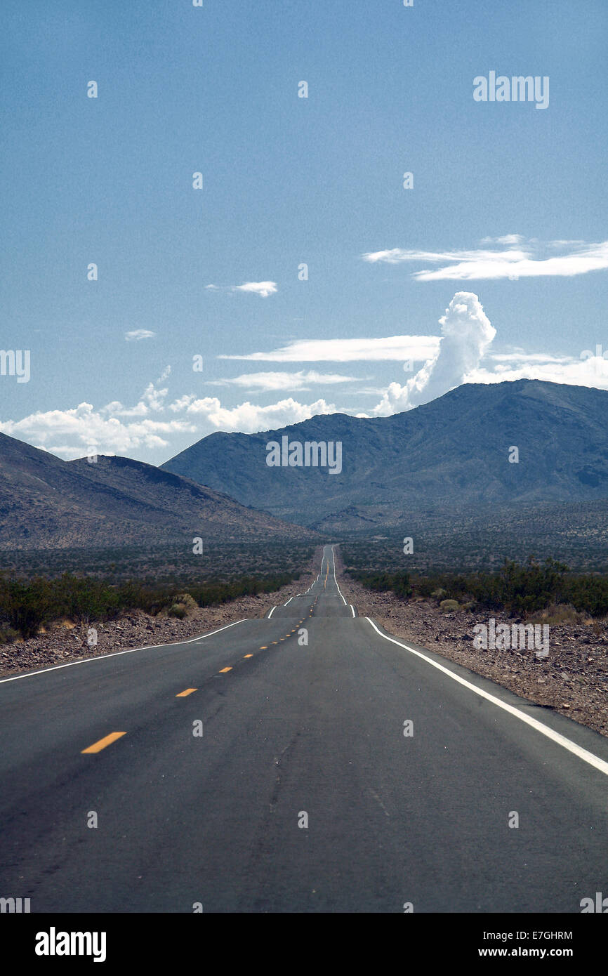 Car Crossing Death Valley High Resolution Stock Photography and Images ...
