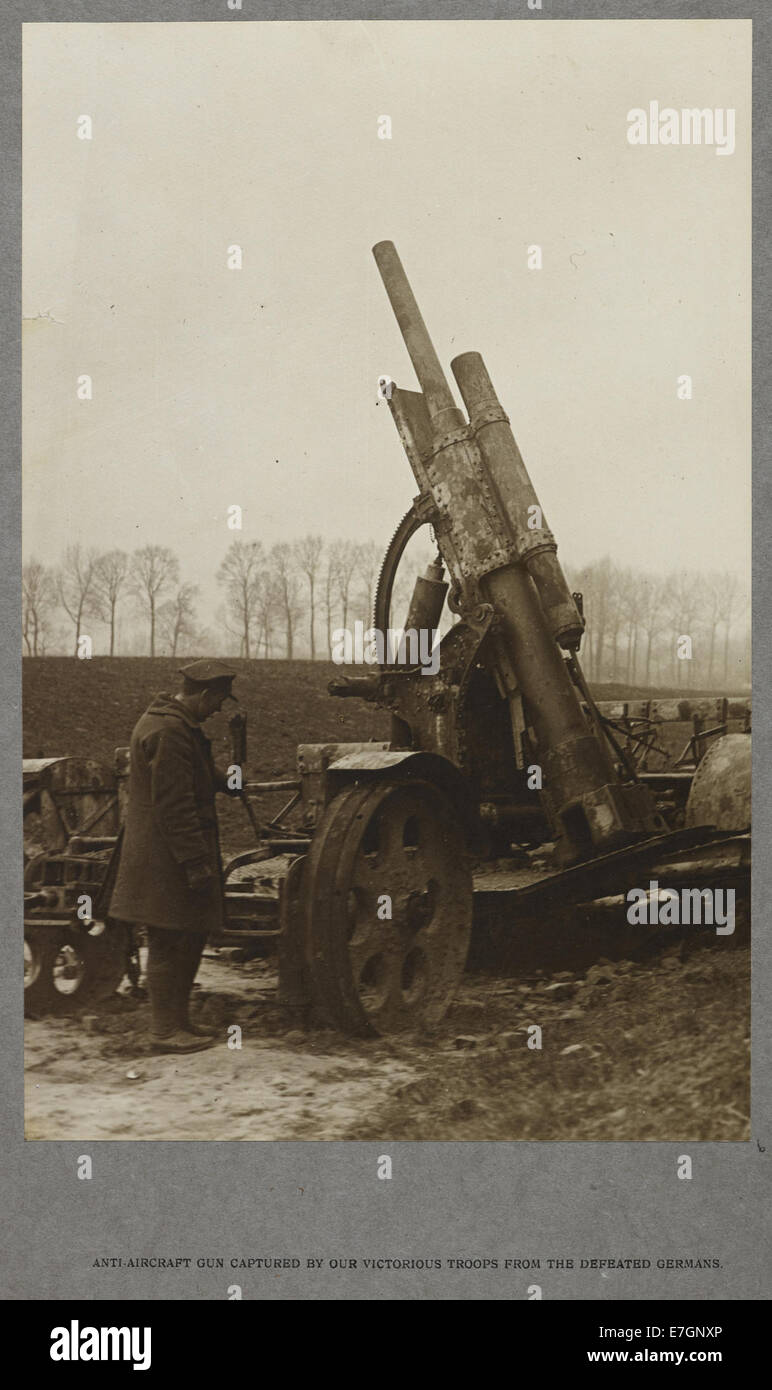Anti-aircraft gun captured by our victorious troops from the defeated Germans (1915) - India Office Official Record of the Great War (1921) - BL Photo 21-6 Stock Photo