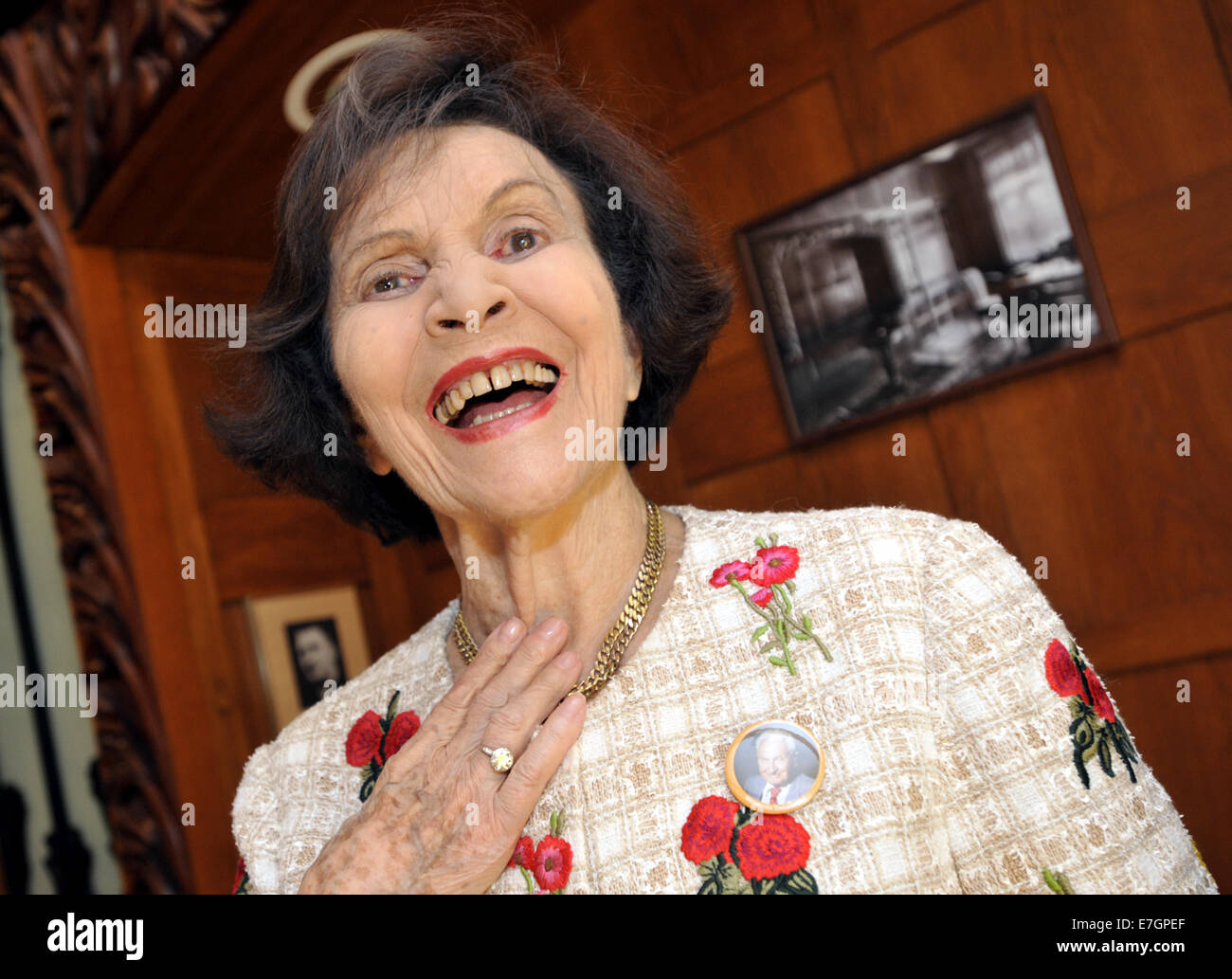 The wife, offspring, colleagues and friends of the world-known late Stock  Photo - Alamy
