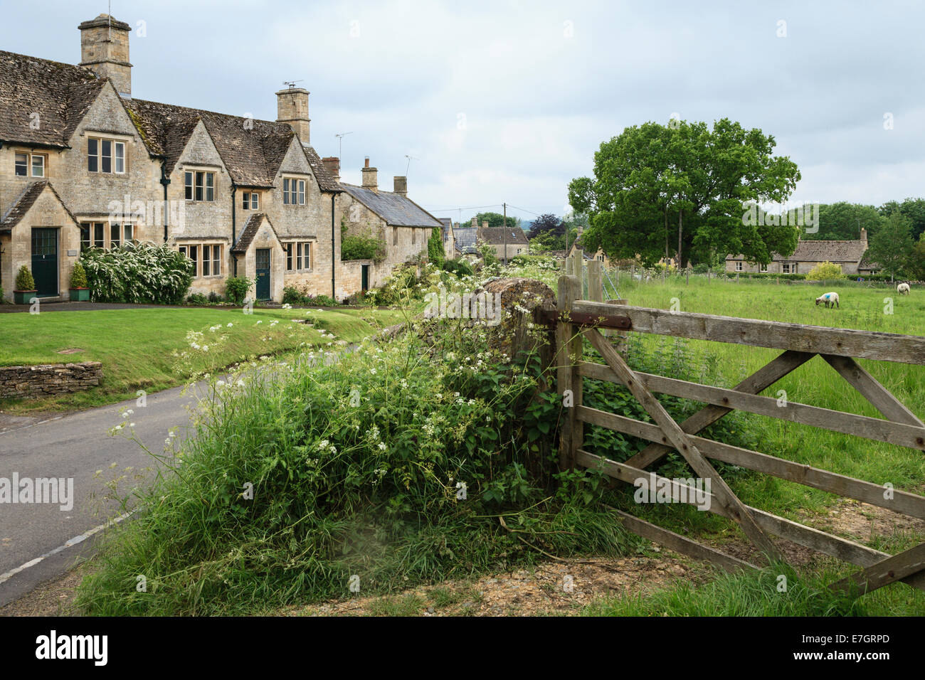 Beautiful farm houses oxfordshire hires stock photography and images