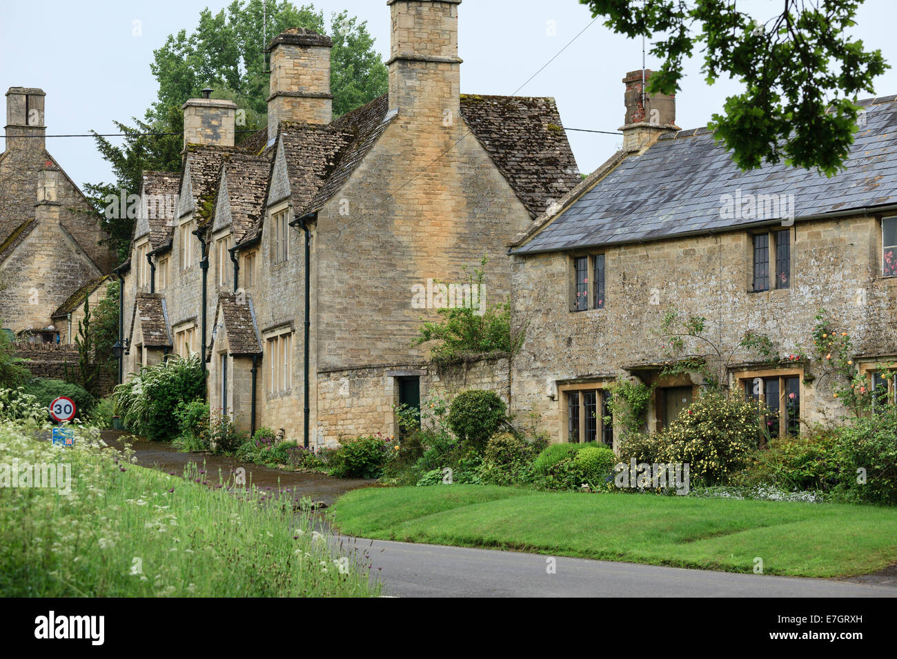 Cottages in the village of Windrush in the Cotswolds, Oxfordshire Stock Photo Alamy