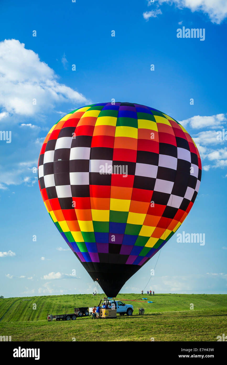 Hot air balloons and the National Balloon Classic in Indianola, Iowa ...