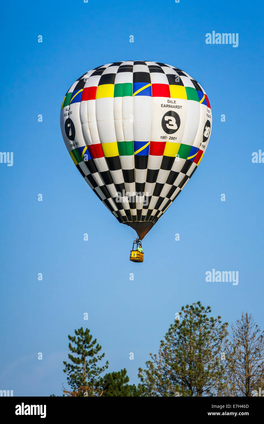 Hot air balloons and the National Balloon Classic in Indianola, Iowa ...
