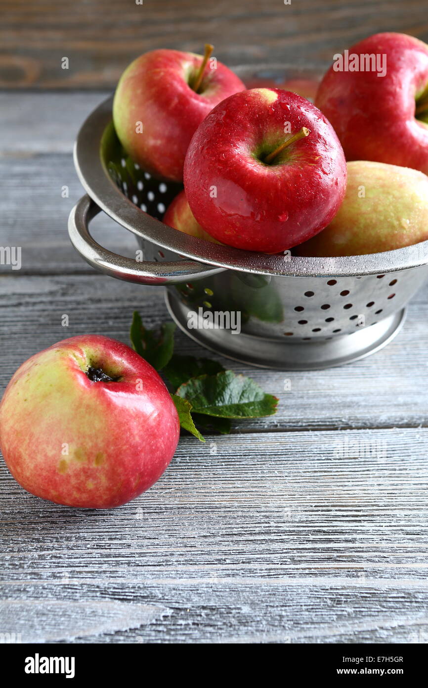 Sweet apples in in colander, healthy food Stock Photo - Alamy