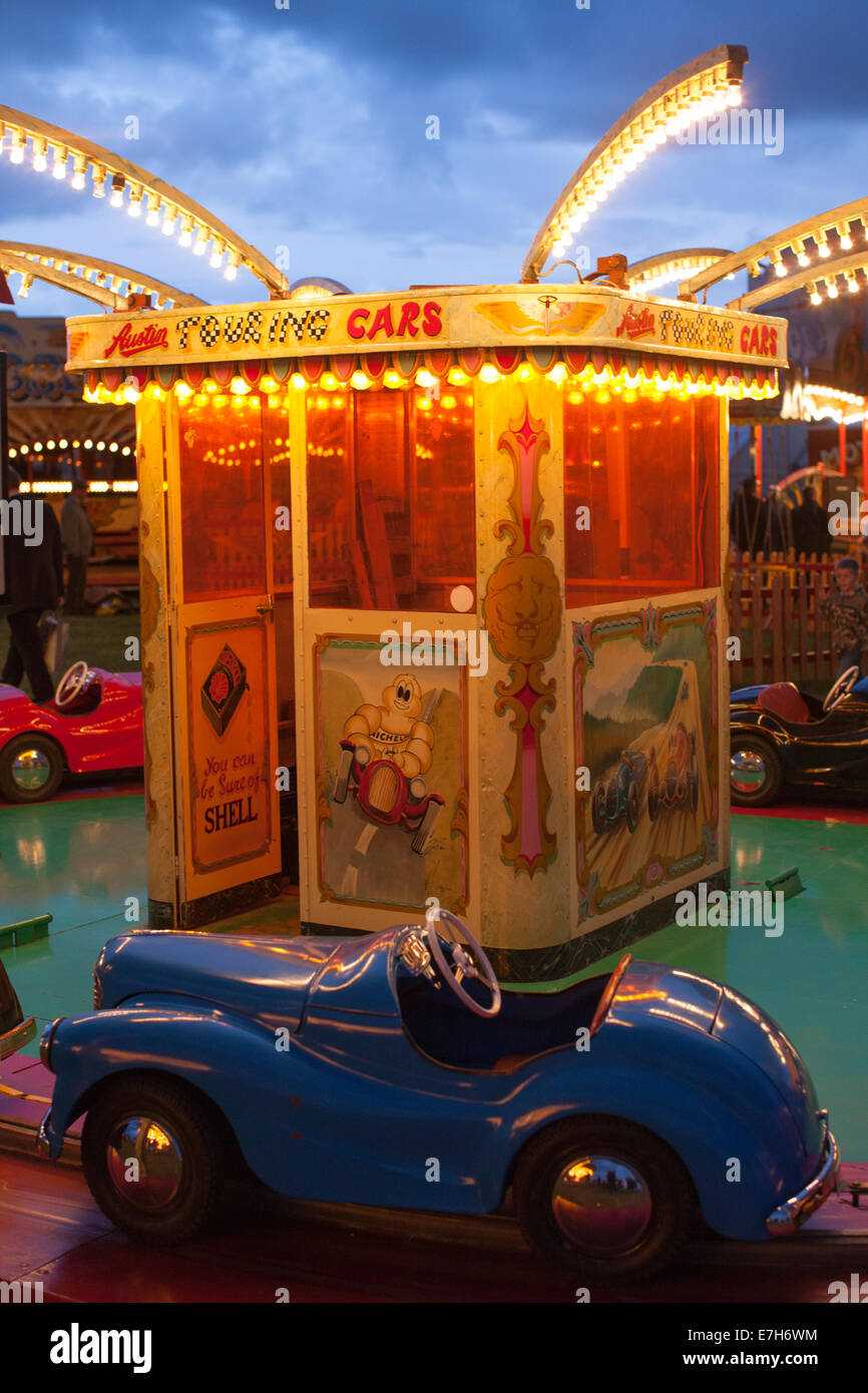 Fairground lights night hires stock photography and images Alamy