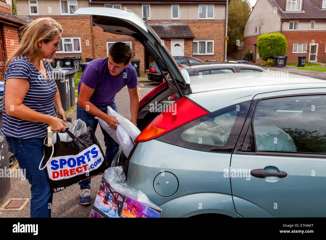 Off To University, A Mother Helps Her Son Unpack As He Arrives At His Student Accomodation, Canterbury, Kent, England Stock Photo