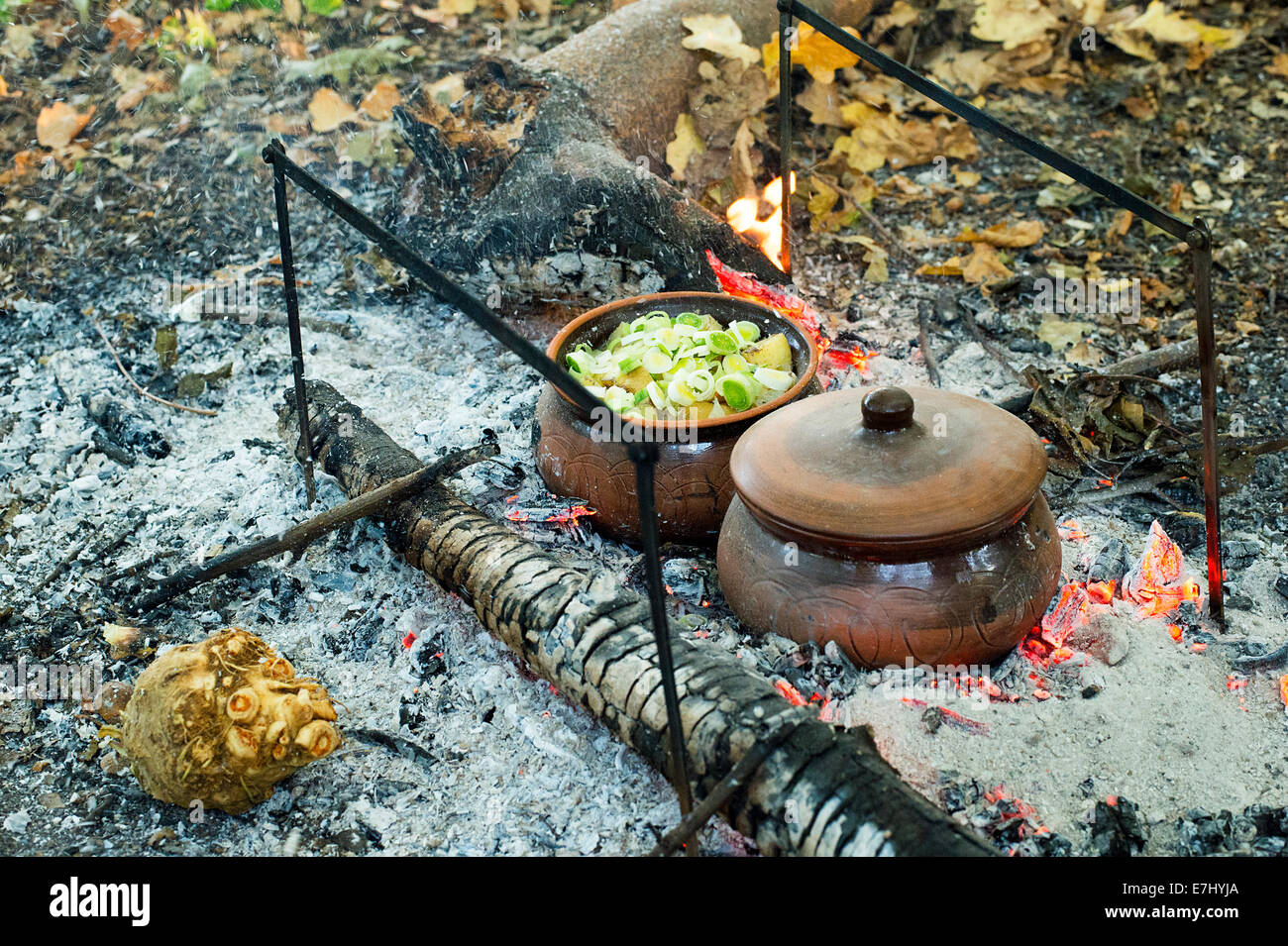 Clay cooking pots hires stock photography and images Alamy