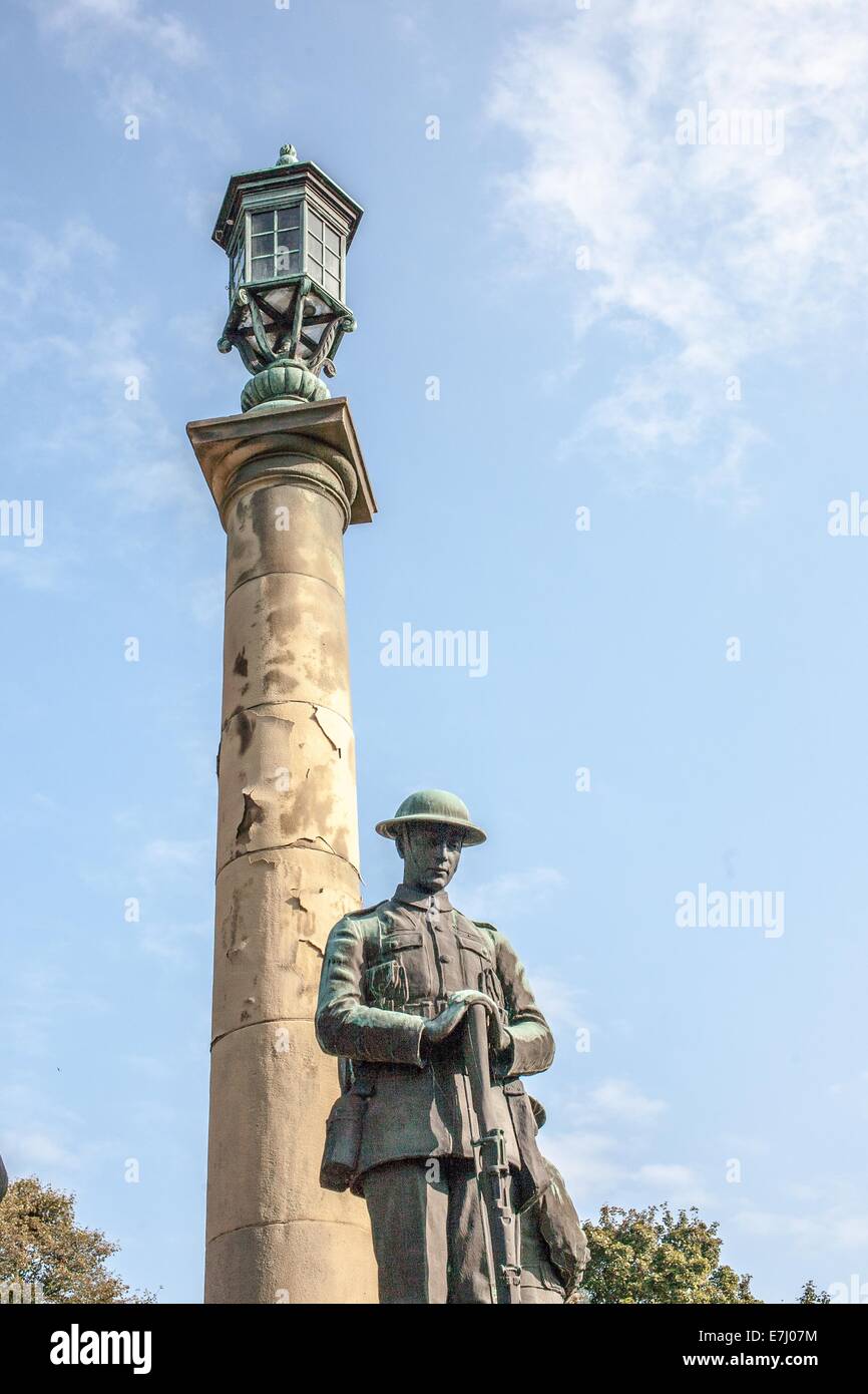 The Tenantry Column, a monument topped by the Percy Lion, symbol of the Percy  family in Alnwick  in Northumberland, England UK Stock Photo