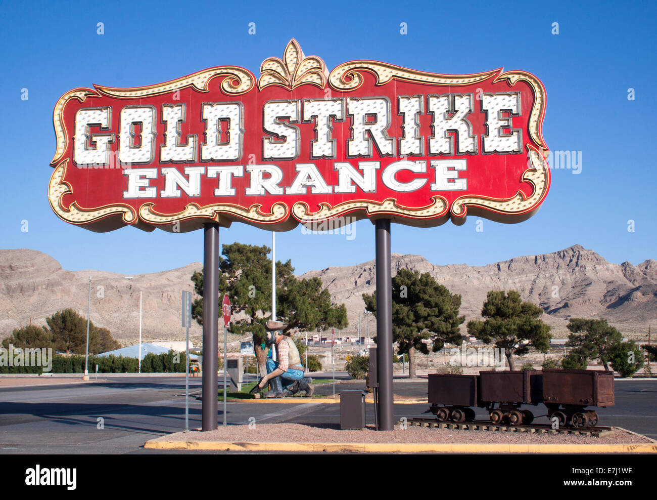 Gold Strike Casino miner statue in Jean, Nevada, honoring the state’s Gold Rush heritage and mining history along I-15. Stock Photo