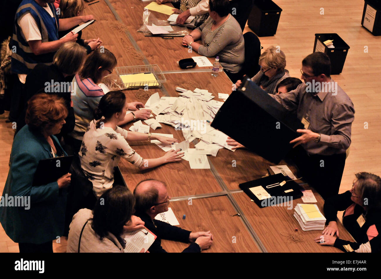 Stirling, Scotland, UK. 18th September 2014. The ballot boxes have ...