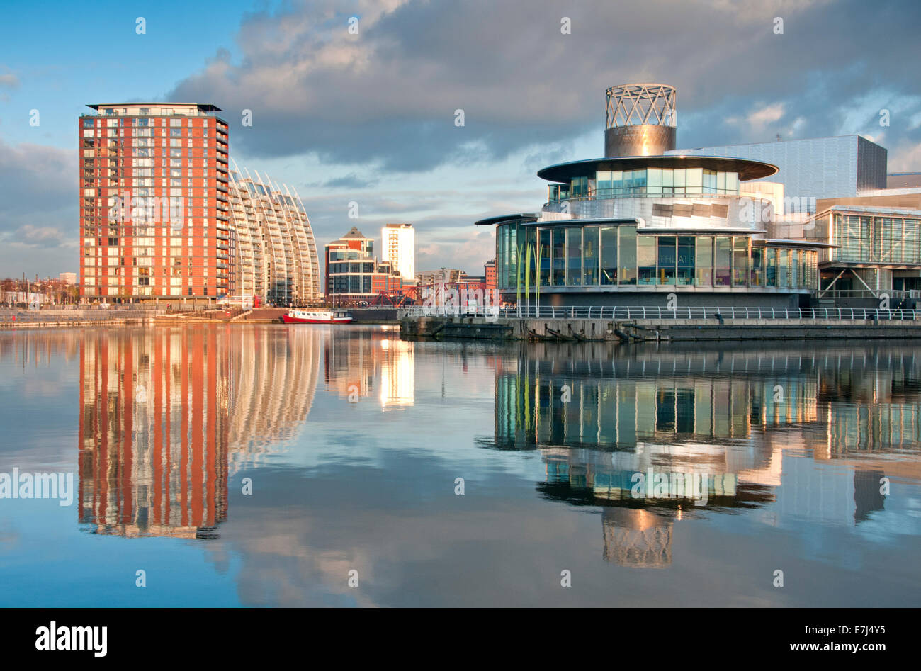The Lowry Centre & Theatre, Salford Quays, Greater Manchester, England, UK Stock Photo