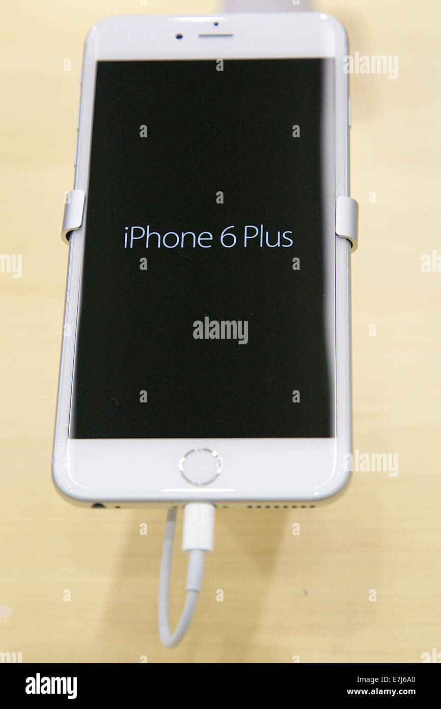 Iphone 6 Plus Size High Resolution Stock Photography And Images Alamy