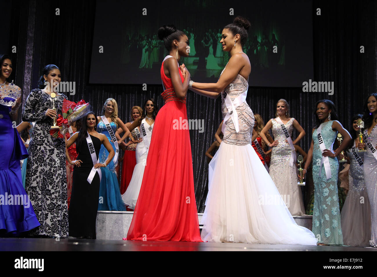 Ariel Diane King Is Crowned Queen Of The Universe At The Queen Of The Universe International