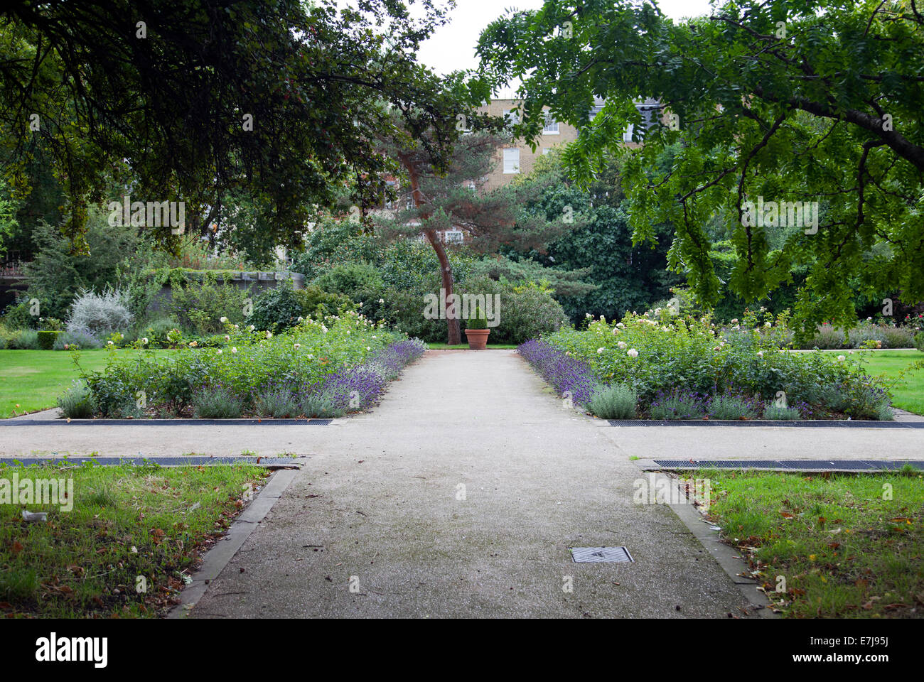 Cadogan place gardens hires stock photography and images Alamy