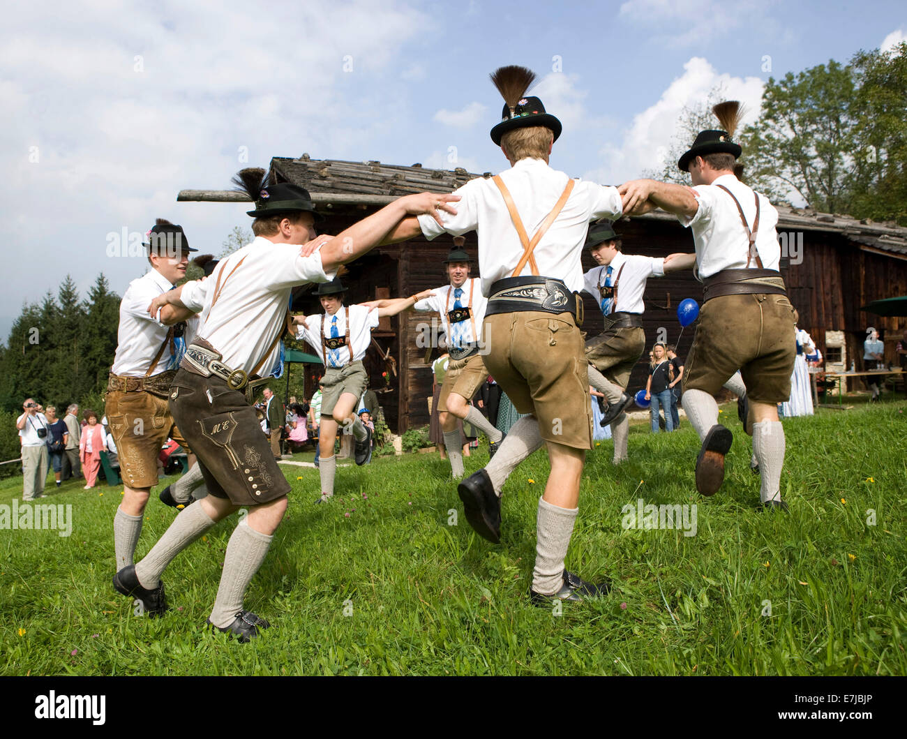 Group wearing traditional clothing, folk dancing, smoke house, open air  museum, Mondsee, Salzkammergut, Austria Stock Photo - Alamy