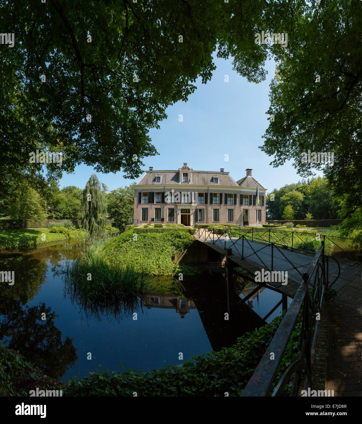 Holland, Europe, Koog aan de Zaan, Echten, Drenthe, Netherlands, castle, water, trees, summer, Echten, estate Stock Photo
