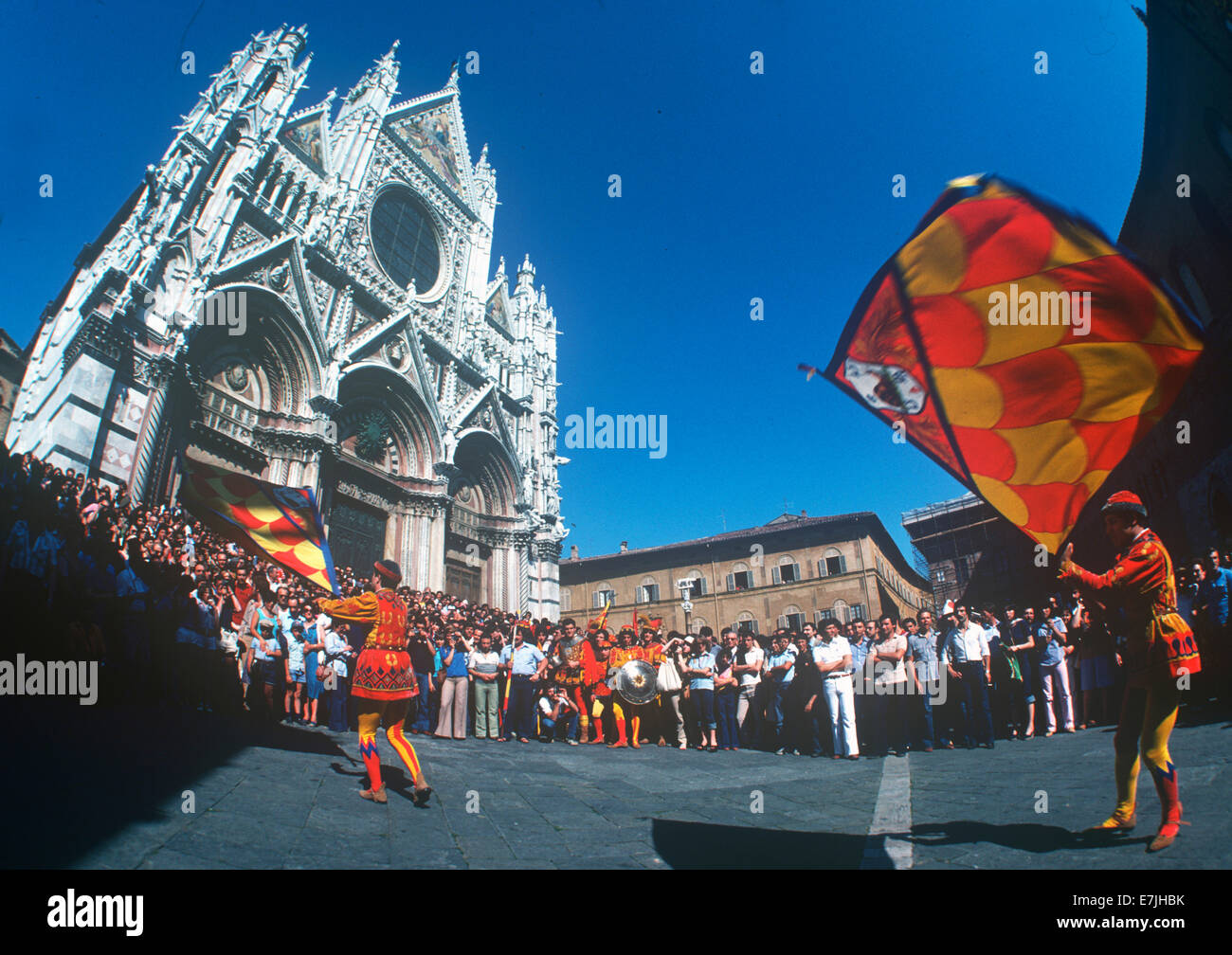 Palio siena flags hires stock photography and images Alamy