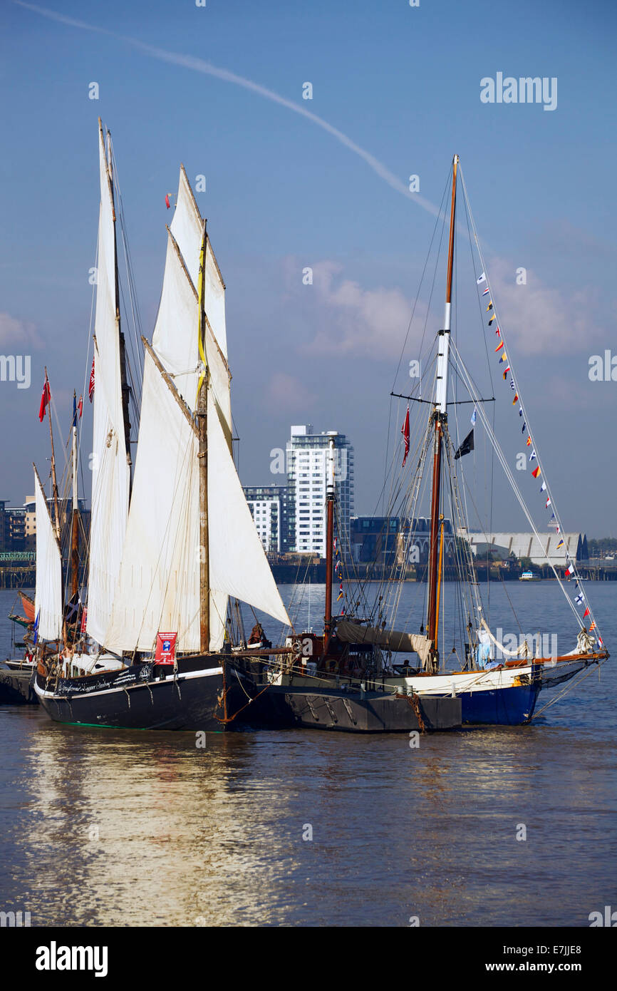 Tall ships festival london hi-res stock photography and images - Alamy