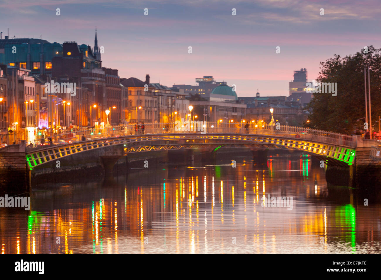 Halfpenny Bridge River Liffey Dublin Ireland Stock Photo - Alamy