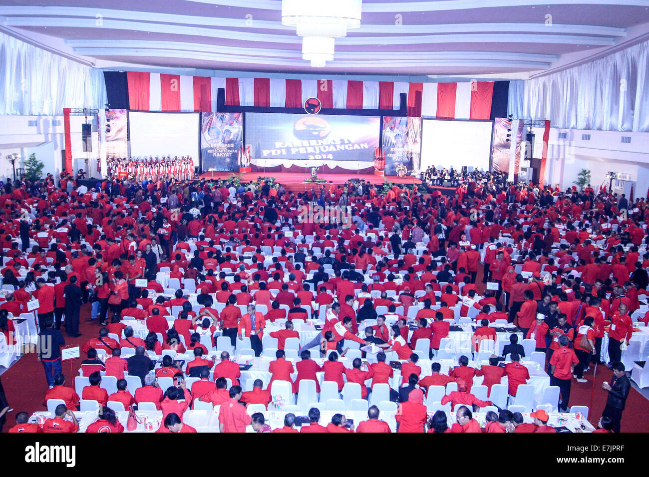 Semarang, Indonesia. 19th September, 2014. Party cadres attend the 4th national working meeting of PDI-P at Marina Convention Hall in Semarang, Central Java, Indonesia. The national meeting attended by 1,590 party cadres from all over Indonesia and take place from 19-21 September 2014. The meeting is expected to change the 10-year mindset of the PDI-P, as it has switched to being the ruling party from being the opposition party. Credit:  PACIFIC PRESS/Alamy Live News Stock Photo