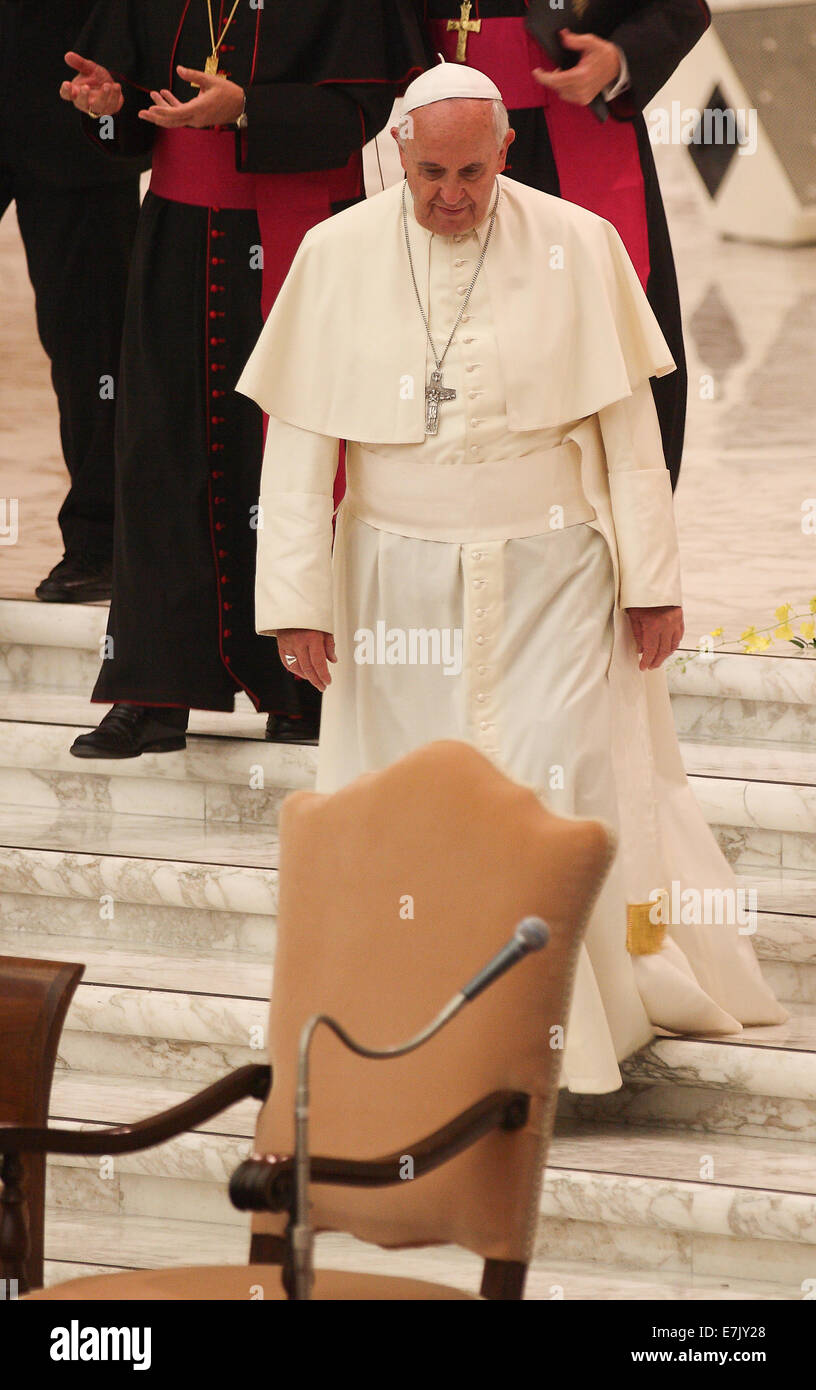 Vatican City 19th September 2014  Paul VI Hall: Pope Francis with the participants in the International Meeting organized by the Pontifical Council for Promoting the New Evangelization Credit:  Realy Easy Star/Alamy Live News Stock Photo