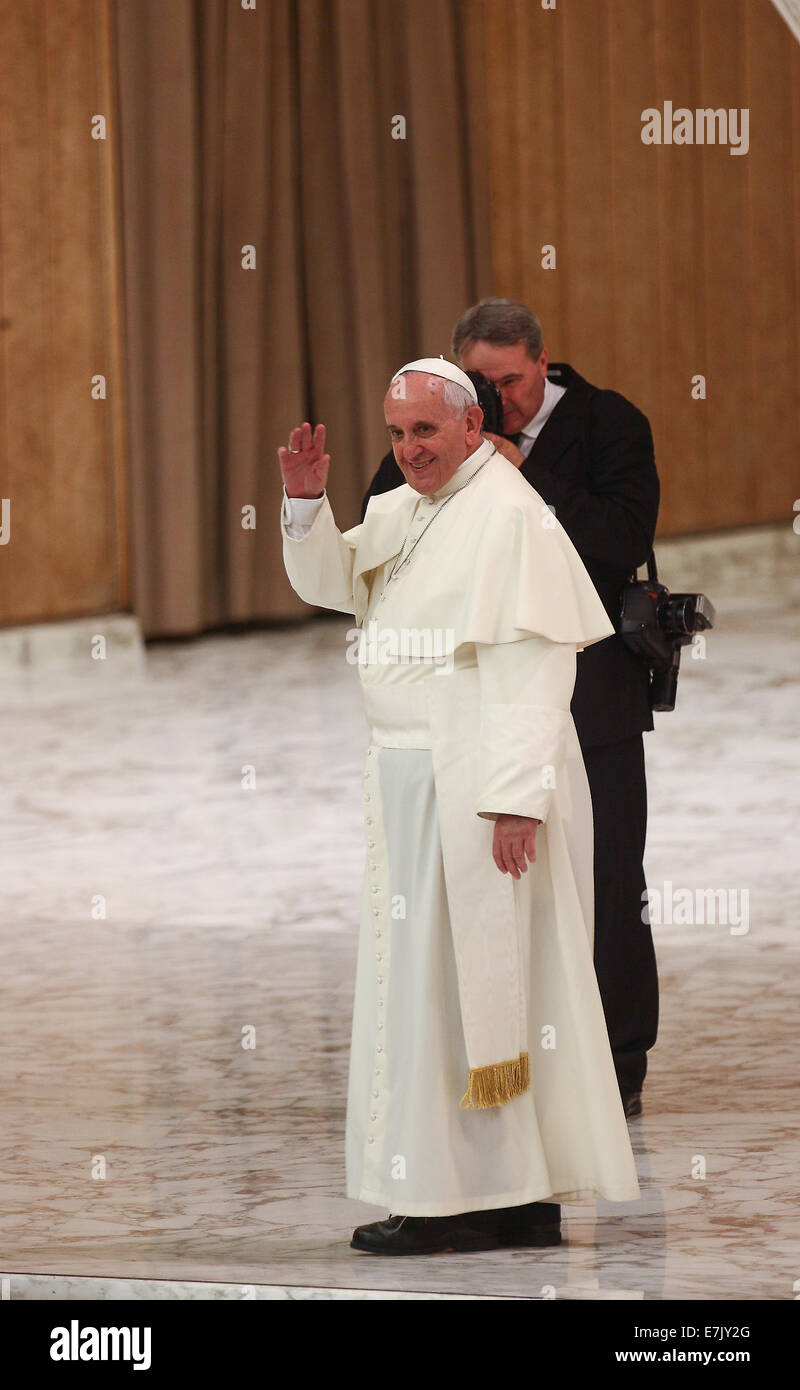 Vatican City 19th September 2014  Paul VI Hall: Pope Francis with the participants in the International Meeting organized by the Pontifical Council for Promoting the New Evangelization Credit:  Realy Easy Star/Alamy Live News Stock Photo