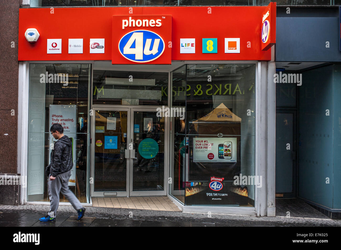 Closed and empty Phones 4U shop in Sheffield South Yorkshire England Stock Photo