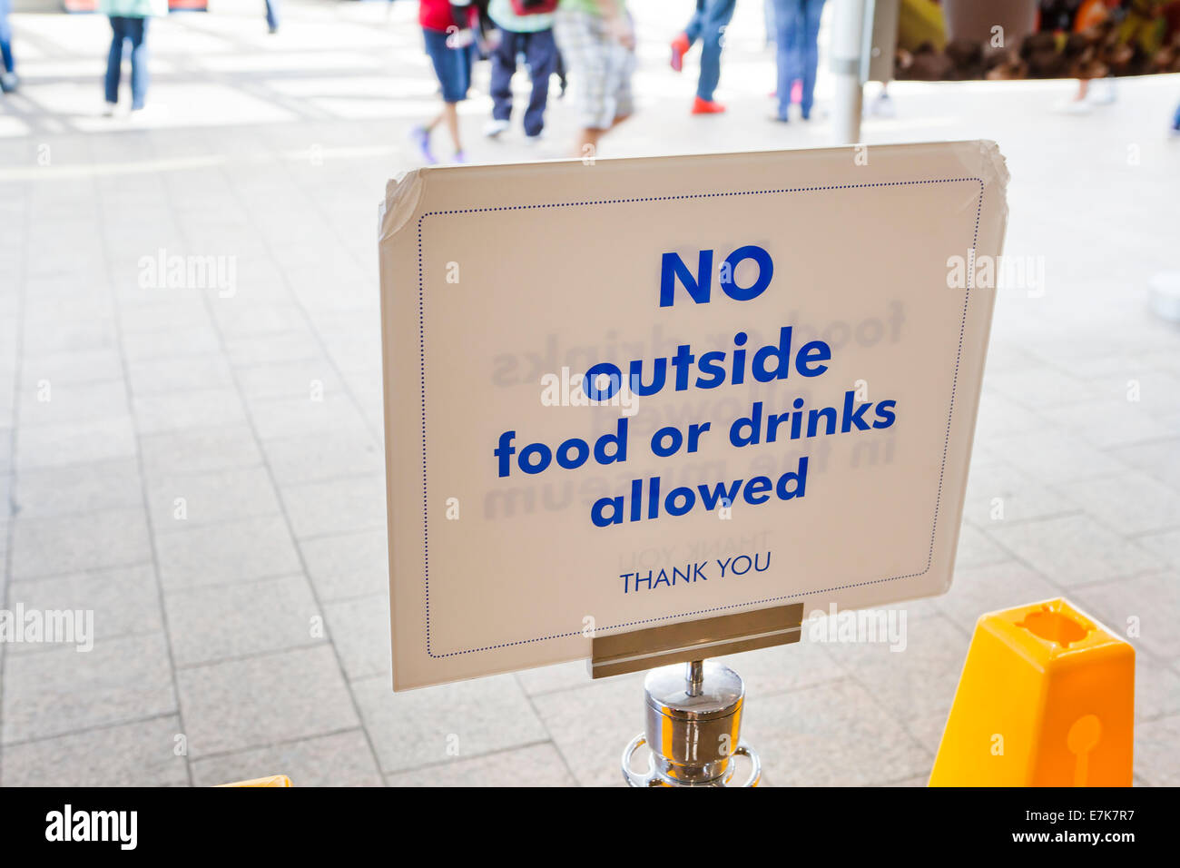 No outside food or drinks allowed sign at cafeteria entrance - USA Stock Photo