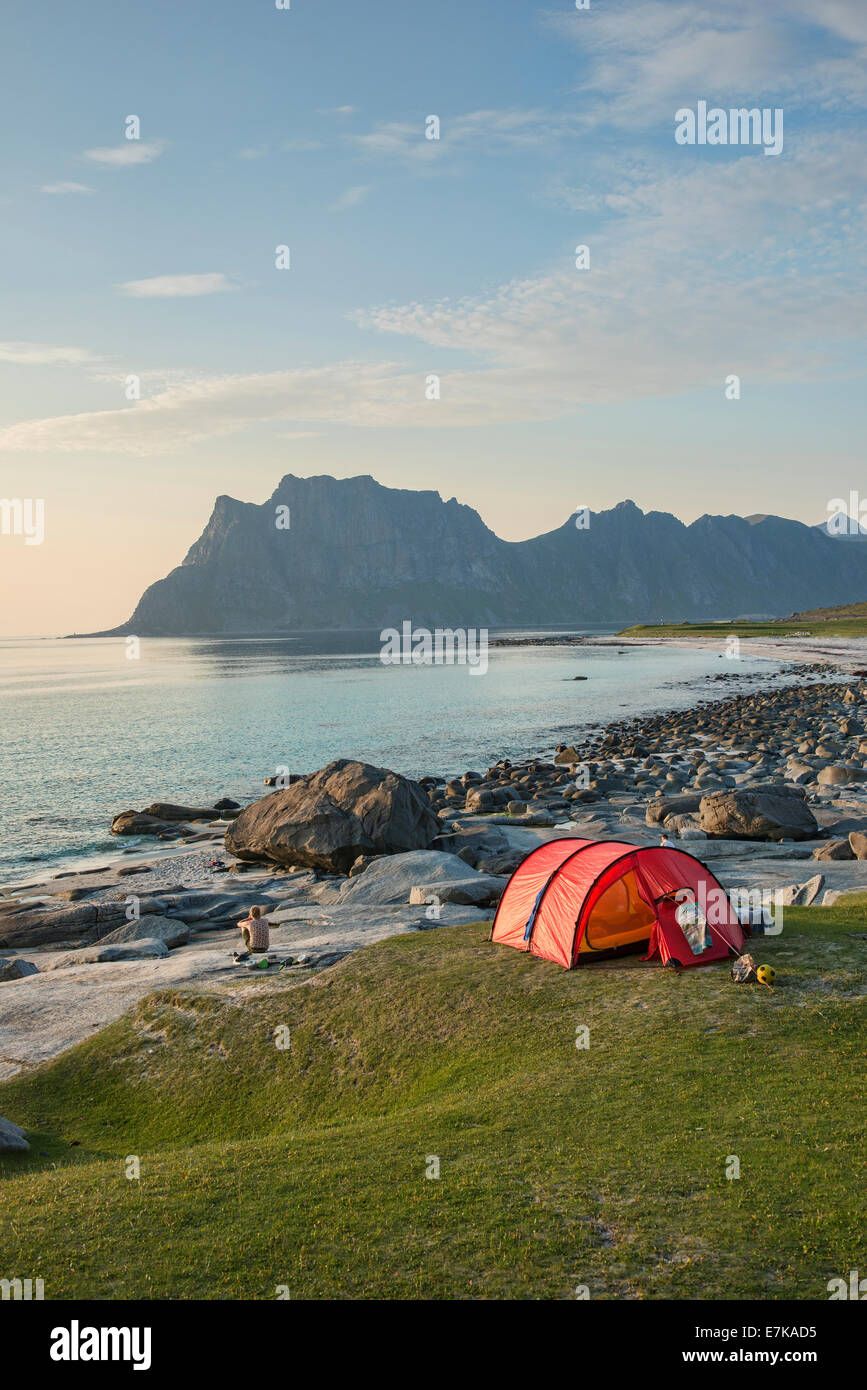 camping on beautiful Uttakleiv Beach in the Lofoten Islands, Norway Stock Photo