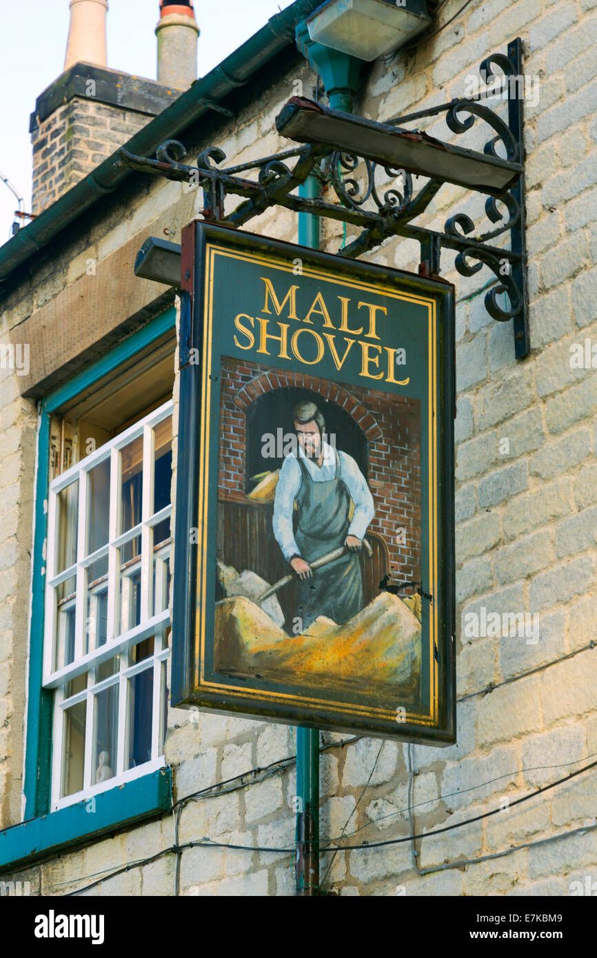 The Malt Shovel village pub sign at Hovingham in North Yorkshire Stock Photo