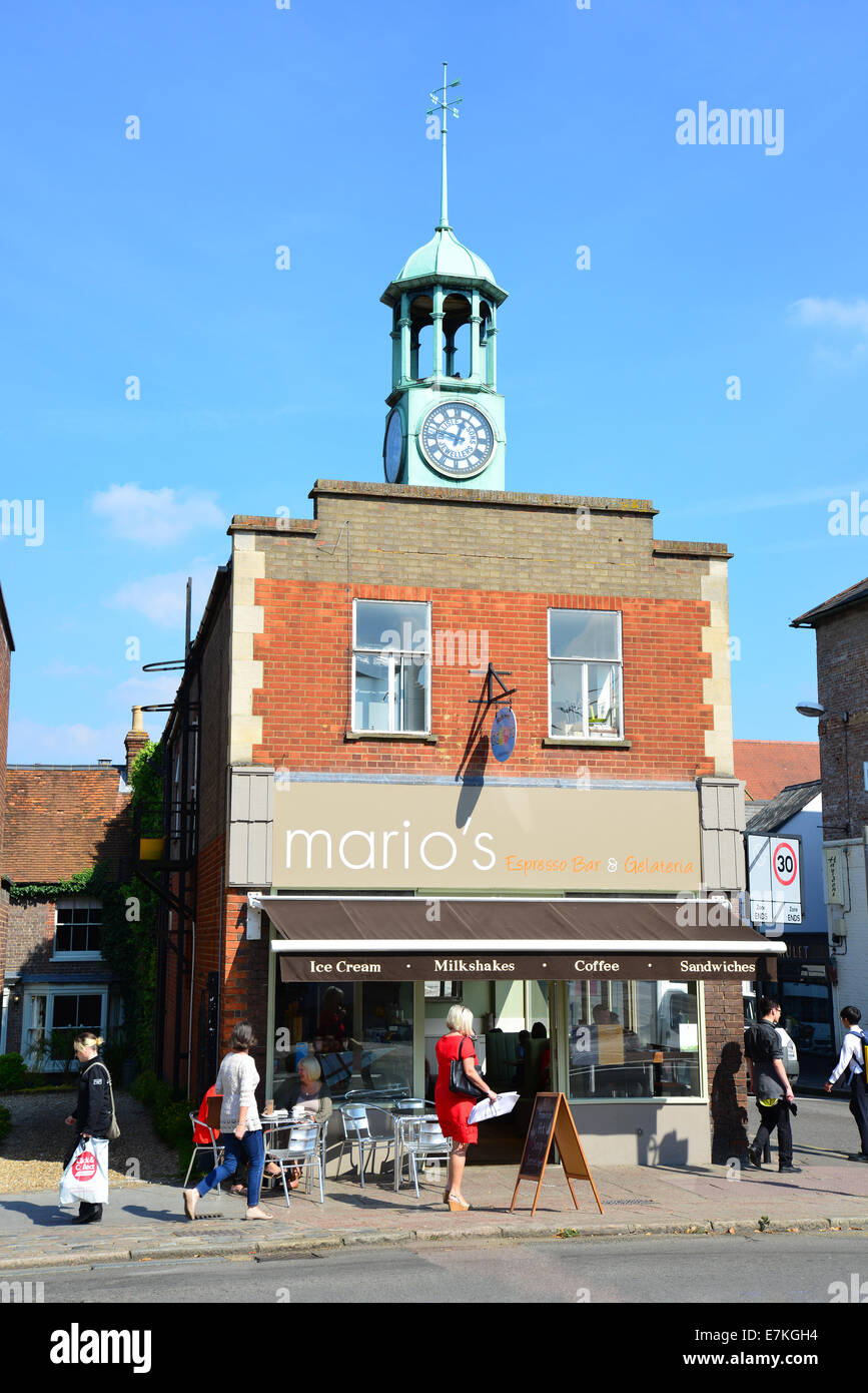 Mario's Expresso Bar and Clock Tower, High Street, Berkhamsted, Hertfordshire, England, United Kingdom Stock Photo