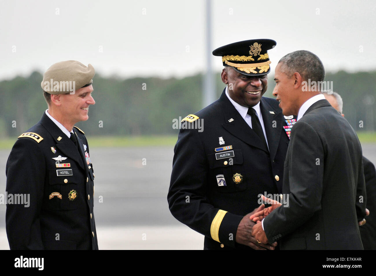 Us President Barack Obama Greets Army Gens Lloyd J Austin Iii Stock Photo Alamy