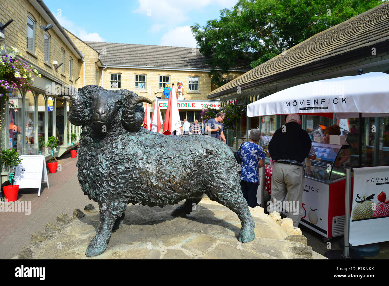 The woolmarket shopping hires stock photography and images Alamy
