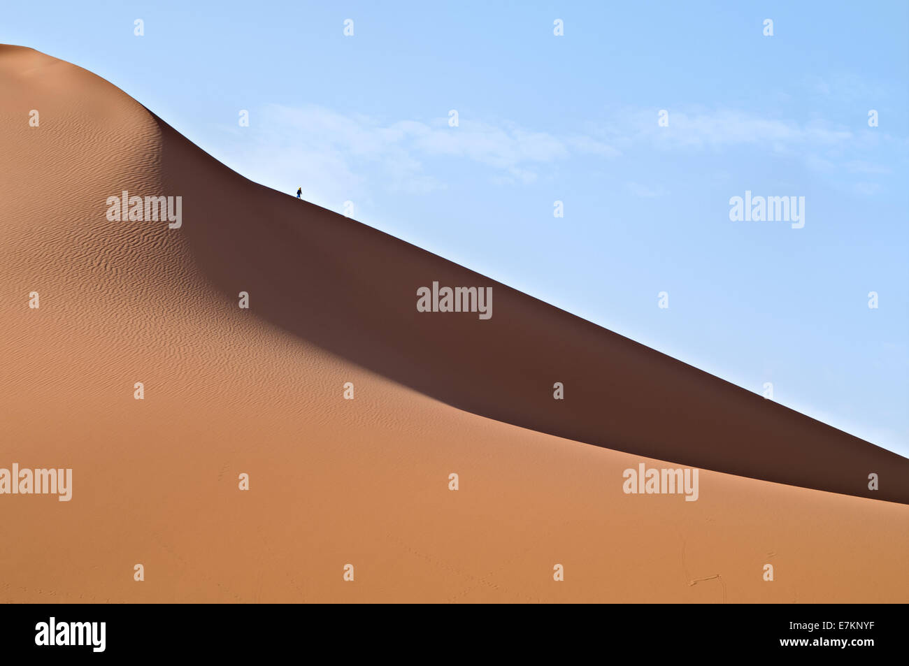 Silhouette of a huge sand dune in the Sahara desert Stock Photo - Alamy