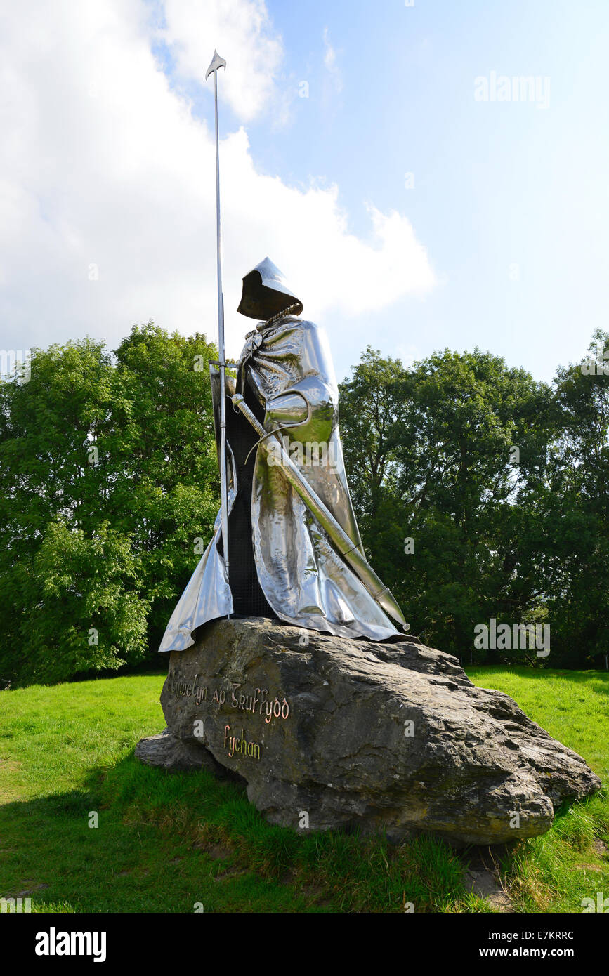 Monument to Llewelyn ap Gruffydd Fychan by Llandovery Castle, Llandovery (Llanymddyfri), Carmarthenshire, Wales, United Kingdom Stock Photo