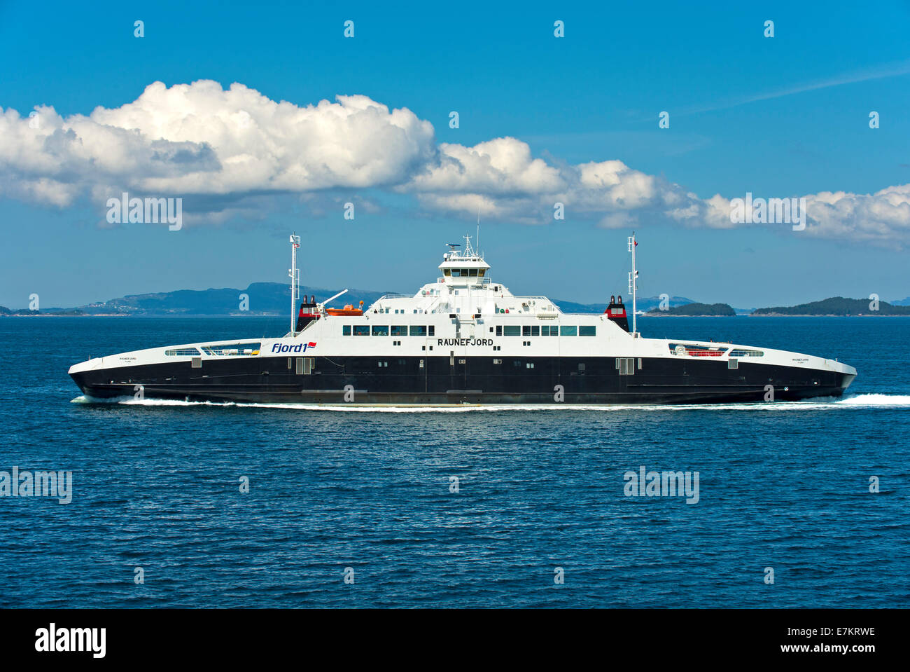 Ferry 'Raunefjord' crossing the Bjornafjorden between Sandvik and Halhjem, Hordaland, Norway Stock Photo