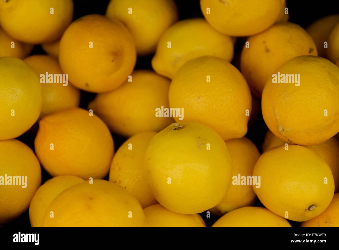 fresh farmers market fruits and vegetables Stock Photo - Alamy