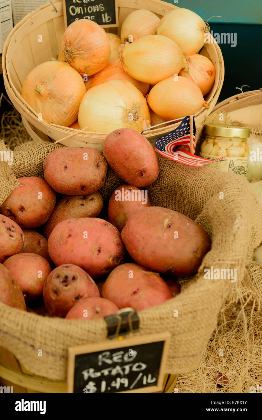 fresh farmers market fruits and vegetables Stock Photo - Alamy
