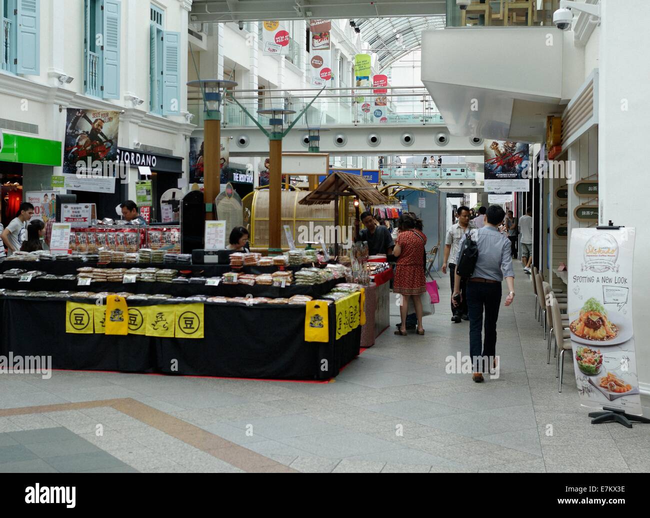 Shopping in Bugis Junction Mall, Singapore Stock Photo Alamy