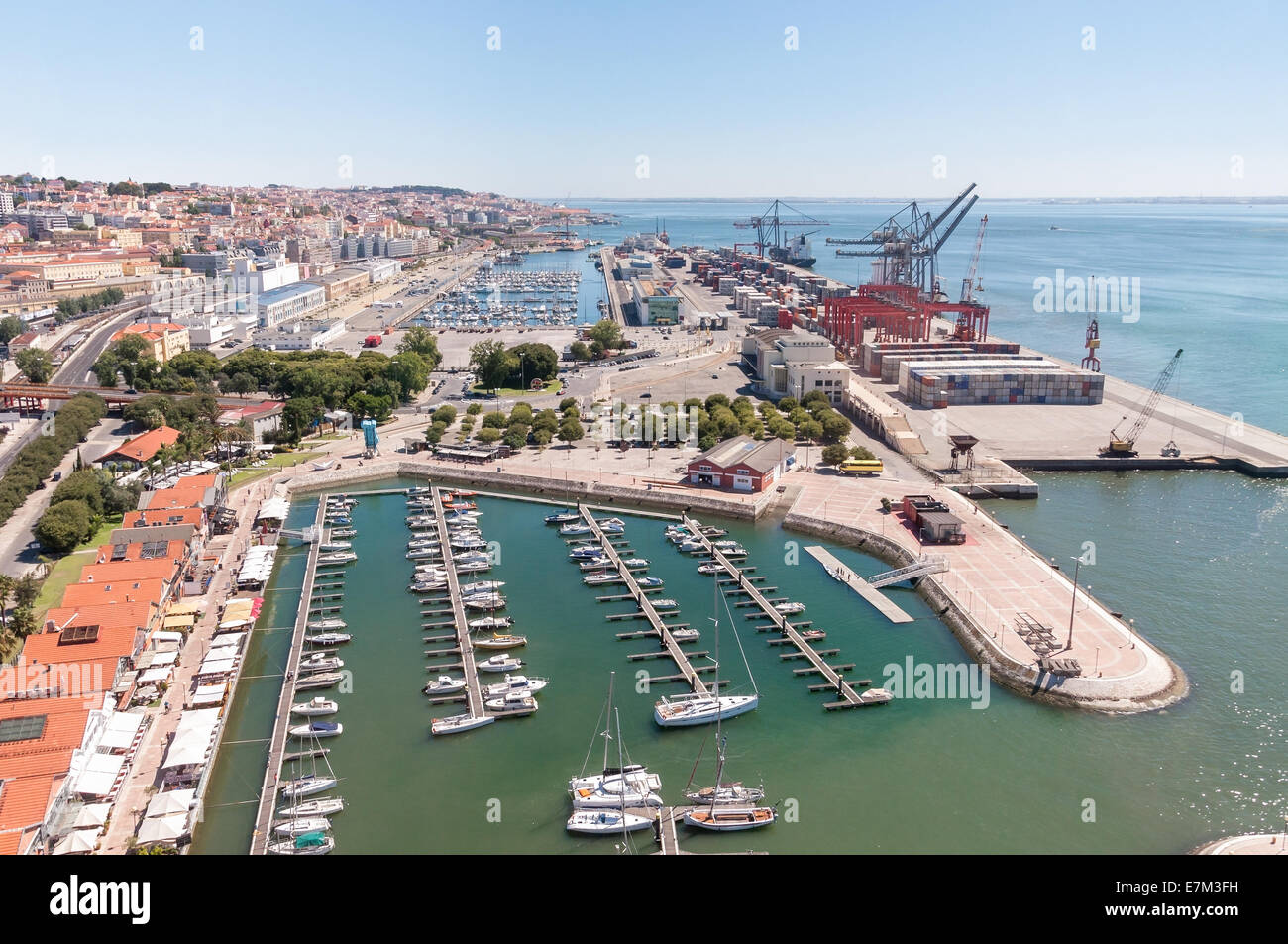 Marina lisbon portugal sailing hi-res stock photography and images - Alamy
