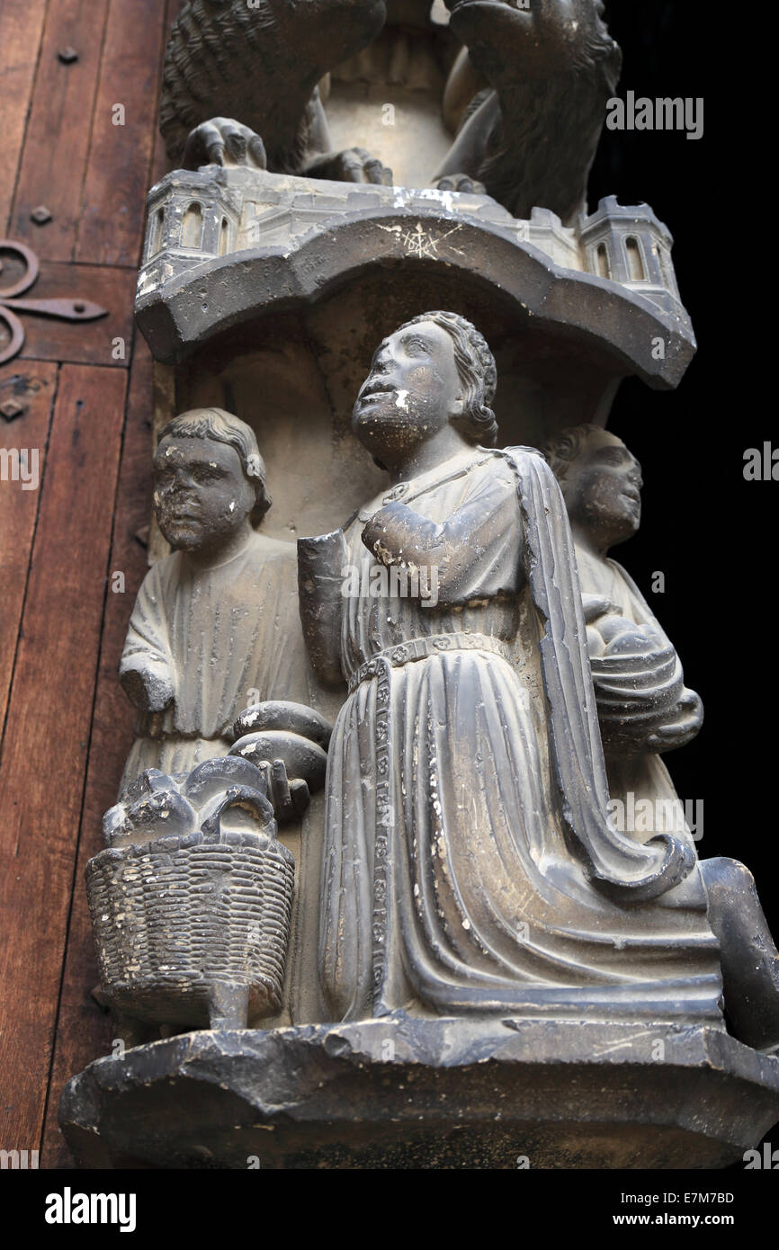 Detail sculpture on door of Cathedral Notre Dame in Cloitre Notre Dame , Chartres, Eure et Loir, Centre, France Stock Photo