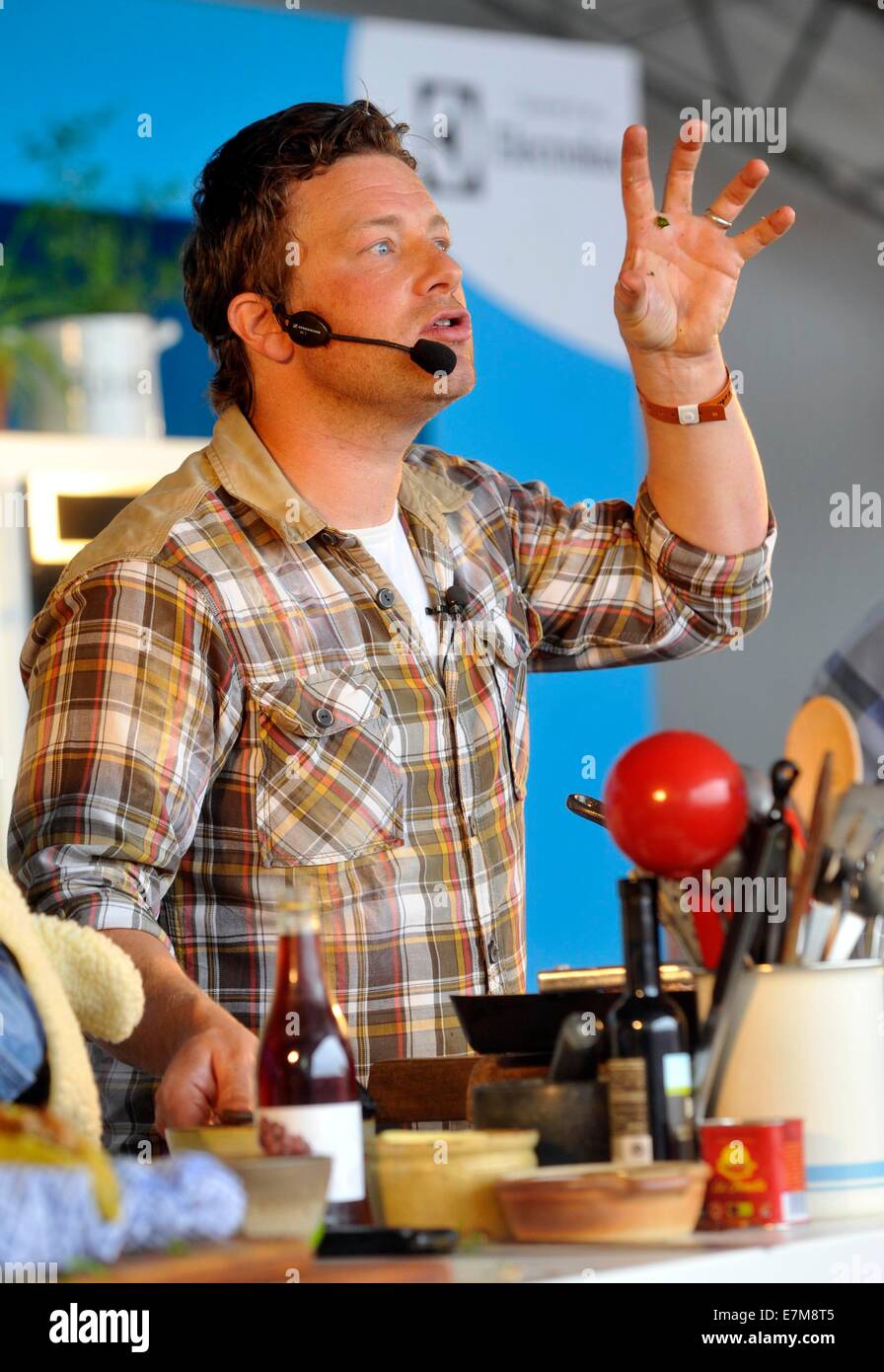 Jamie Oliver cooking demo in The Big Kitchen at the big feastival held at Alex James? farm near Kingham, Oxfordshire 01/09/2012 Stock Photo